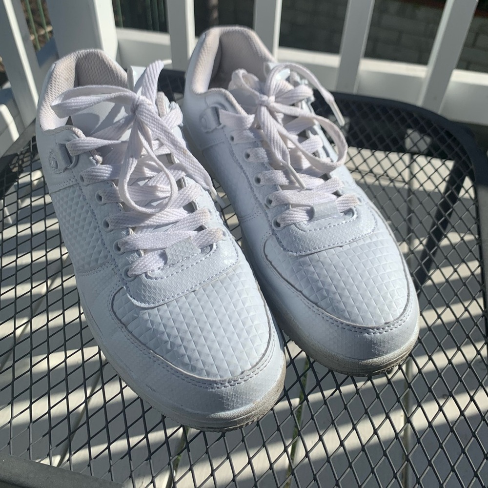 White sneakers✨